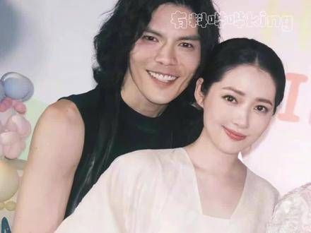 突然发现向佐不搞抽象的时候还挺正常的,真的是把郭碧婷当成一生最爱
