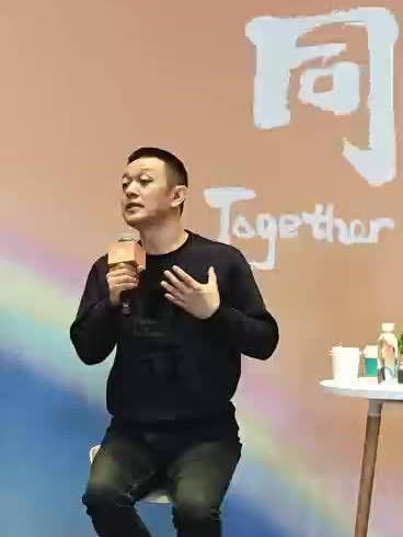 李斌回应萤火虫设计：照顾全球用户喜好