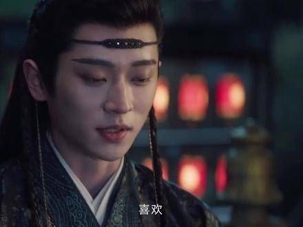 角：黑暗中扭曲爬行