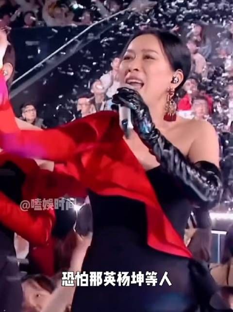 为何刀郎演唱会裤袋总是鼓鼓的?真实原因曝光后,网友:难怪能逆风翻盘