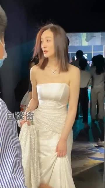46岁的李小冉,超近距离原相机下皮肤状态真好,咱们内娱女明星真的非常努力!