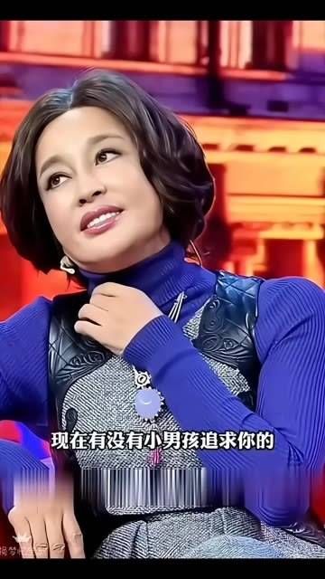 74岁的刘晓庆依然风韵犹存,精神状态非常好!不得不承认她确实有这个实力!