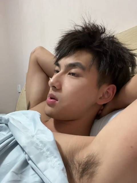 这么帅的男孩子,怎么不做好腋下管理呢?