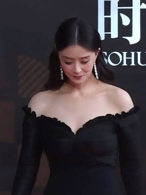 蒋欣24岁状态vs41岁状态华妃娘娘凤仪万千简直就是妈妈级别啊!