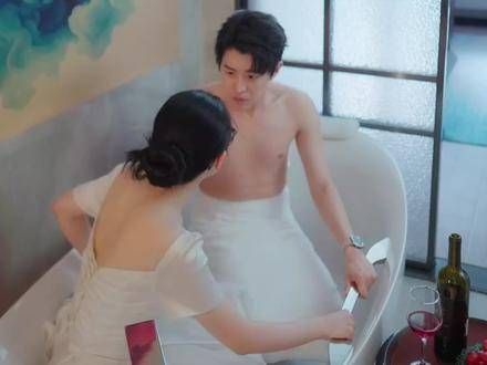 一场意外导致身体互换?荒诞甜爱《逆转情迷》男团idol梦幻联动“如懿传”