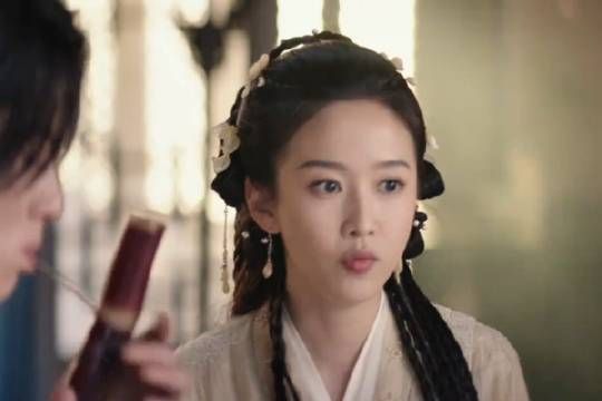 打榜打更人开播不及预期,主演演技被吐槽不如群演的街边商贩