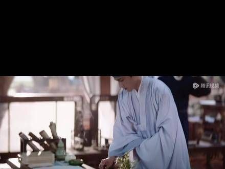 月光下跳舞时我也惊呆了 王鹤棣耍剑花收剑 因为一个片段我看了整部剧