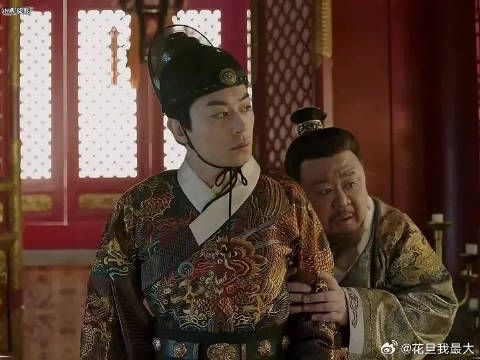朱棣:来 跪着……