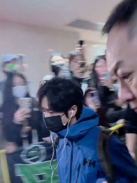 祝一博今晚演出顺顺利利!