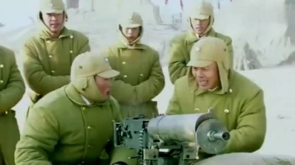 团长假扮新兵当卧底,成功掌握重机枪,好看了,他要干嘛?