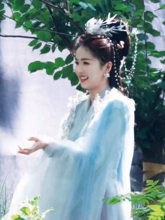 衡门有狐《临江仙》李青月/花如月,向全球推荐白鹿