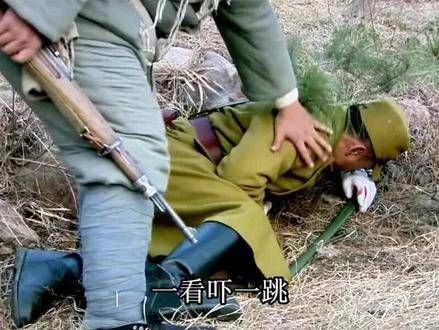 日本人想装死蒙混过关,但下一秒却彻底悲催了
