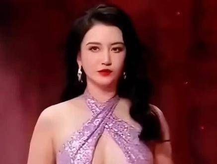 张萌走红毯真是太美了,这种气质简直无可挑剔!