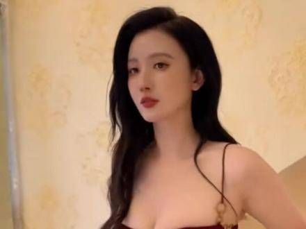 越看越年轻,火辣性感的身材让人赞叹 张萌萌姐 张萌特别实在