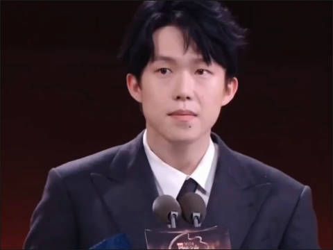 笑死我了,我不知道魏大勋咋了,但朗朗我肯定知道,巴黎奥运会混双决赛那天…
