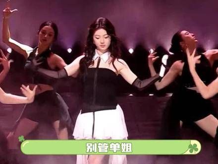 总散发着一种淡淡的独特气质,仿佛所有心事都写在脸上