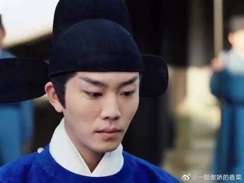 依旧是倔强的小草,这个姐妹情也很戳我