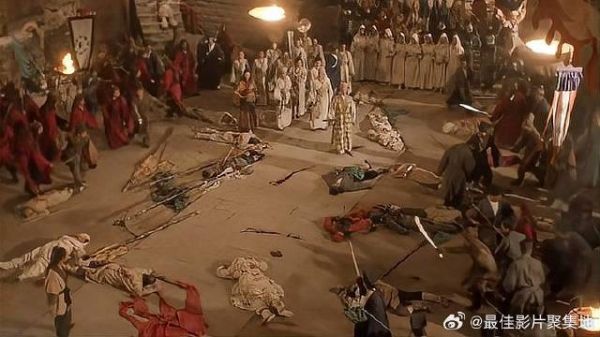 灭绝师太倚天剑都没拔出来,就被张无忌连扇几巴掌