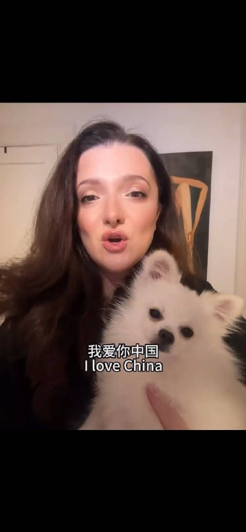 美国歌剧歌手唱我爱你中国,人美唱得也好