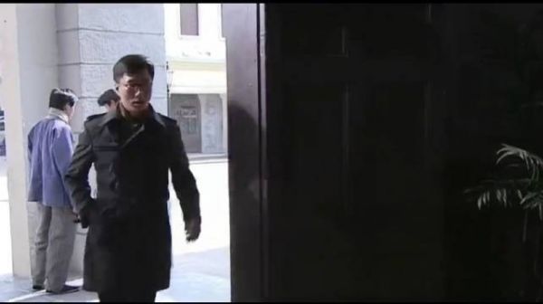 《潜伏》关键转折:余则成被对手紧盯,谍战悬念拉满