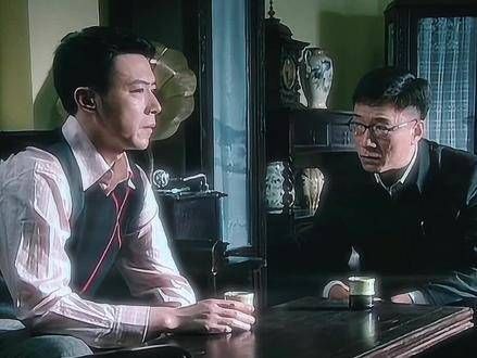 潜伏中的经典场景,谢若林的职业操守即便放在今天也碾压绝大多数人