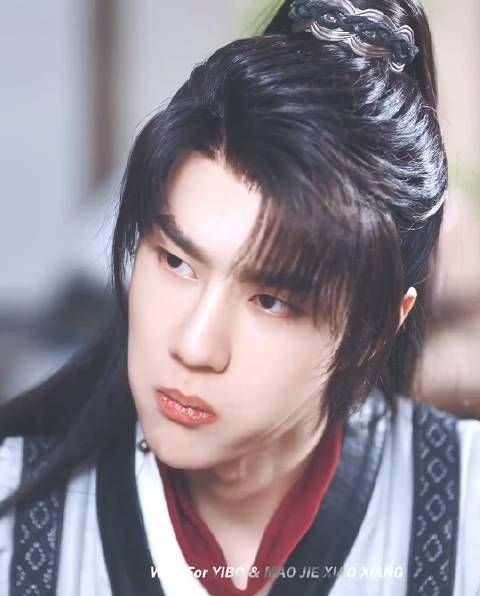 笙歌不见故人散,十里长欢难再寻! 远赴人间惊鸿宴,一睹人间盛世颜!