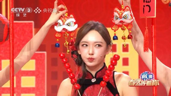 真要命了！她好像知道自己很可爱！这是什么绝世萌物！