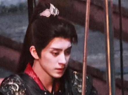 燕迟真是帅气逼人,言语已无法表达,绝对是男人中的佼佼者