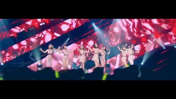八年前的今天(170129),I.O.I 的在人气-歌谣节目上无打歌获得一位