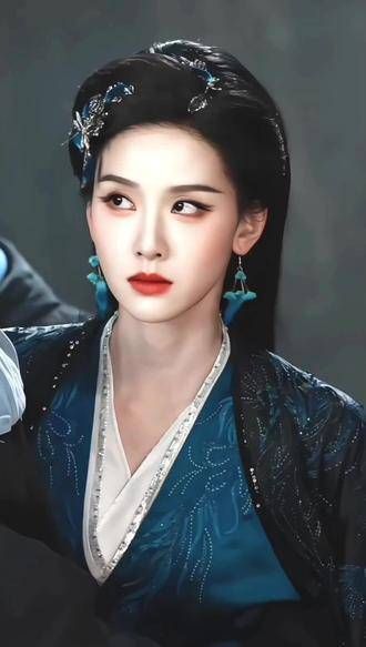 我怎么有种刘亦菲在《天龙八部》中饰演小龙女的感觉呢?这种贵女气质真是独特