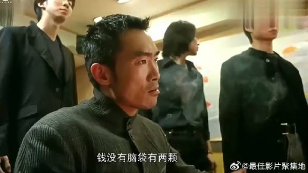 两大黑帮顶尖对决,当场掀桌子直接开干,有的看了