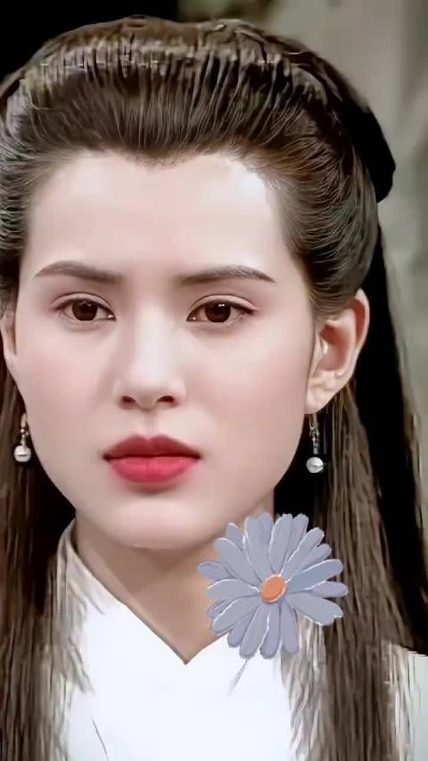 李若彤版小龙女真是美得让人难忘,她的气质和演技在古装剧中独树一帜