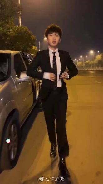 拥有八百万粉丝的硬汉 真是令人佩服!