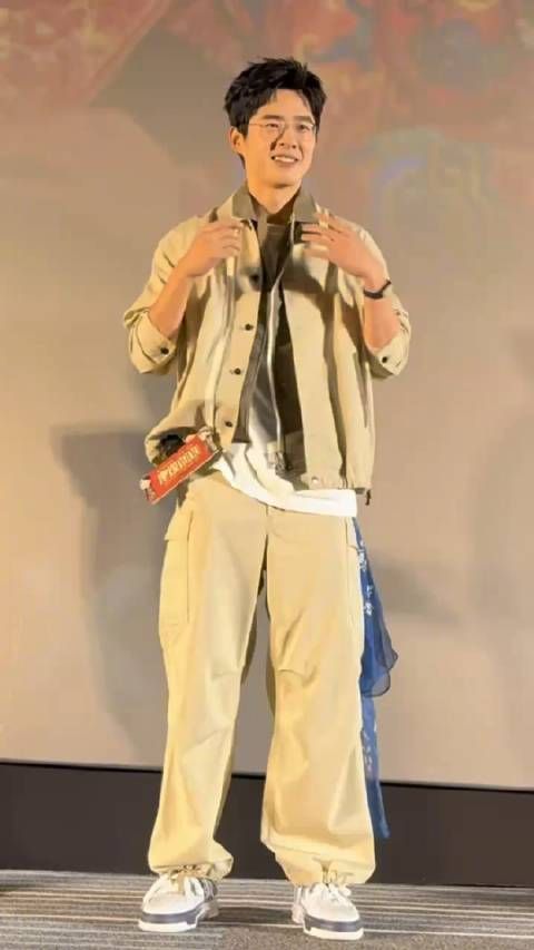 今天是财神版@刘昊然turbo_福来运转版 ,正逢初五迎财神…