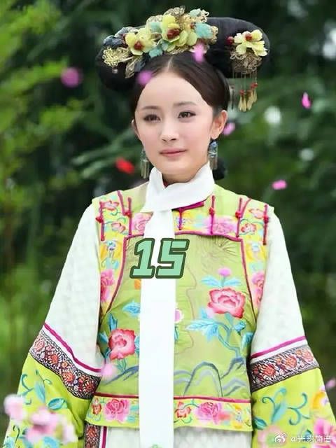 僖嫔发现素言对皇上有非分之想,便决定给她点教训