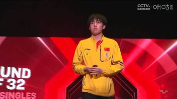 ️WTT新加坡大满贯男单R32,@王楚钦___ 对阵冯耀恩,双方运动员出场…