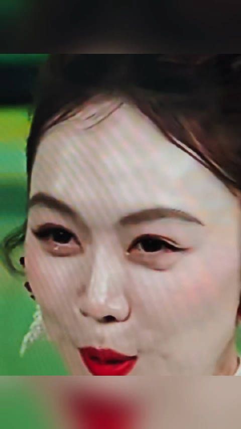 不懂就问,姜妍小姨打的粉那么多事为了啥呢?