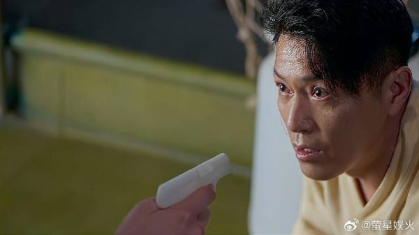 男子被抓,开口向帅哥求饶,怎料他竟是这反应