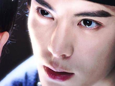 你可以叫我许sir,谁懂这个眼神真的绝了 大奉打更人开播了…