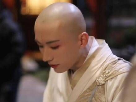 四大皆空,你又何必如此执着呢 和尚的善恶两面,尽在这般境界之中