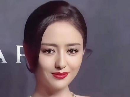 西域美女佟丽娅,40岁依然颜值在线,少女感十足,是颜值与演技并存的佳人
