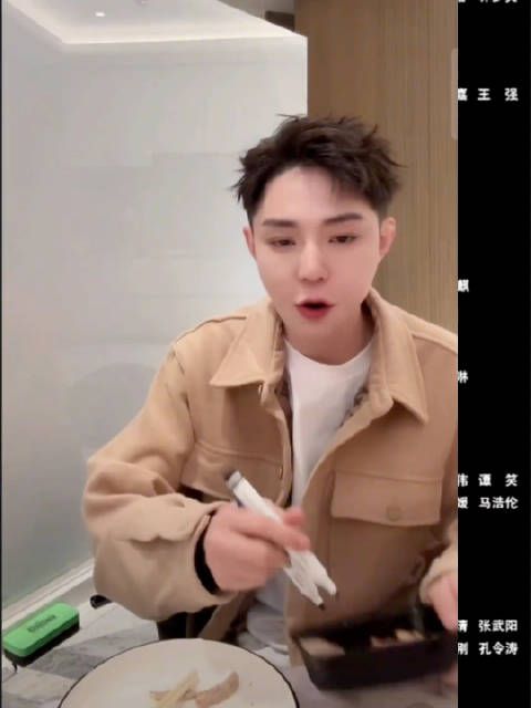 我原来以为一只傻高迪只是个网名,没想到原来是真的