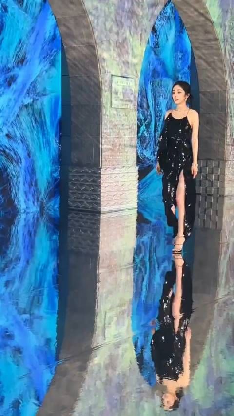 杨幂身材好绝,眼睛也亮闪闪的漂亮极了