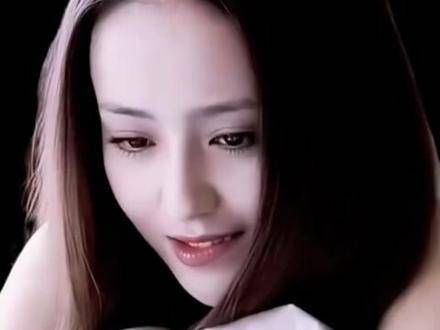 西域美女 佟丽娅,40岁了依然颜值在线,少女感满满,颜值与演技并存的女神