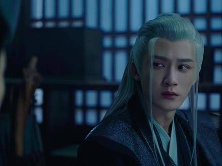小夭难以接受自己的身世,相柳以“温柔”安慰~ 注:根据规则9…