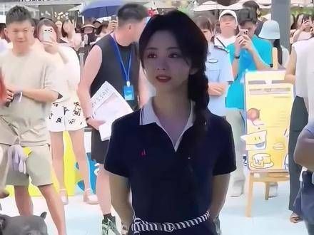 谭松韵的身高真是162吗?当她和关晓彤、闫妮同框时,真相一目了然
