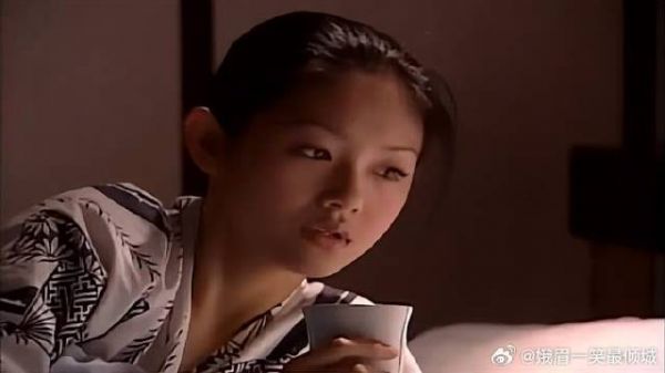 杉菜发现衣服被换,看到旁边花泽类:你把我看光了?