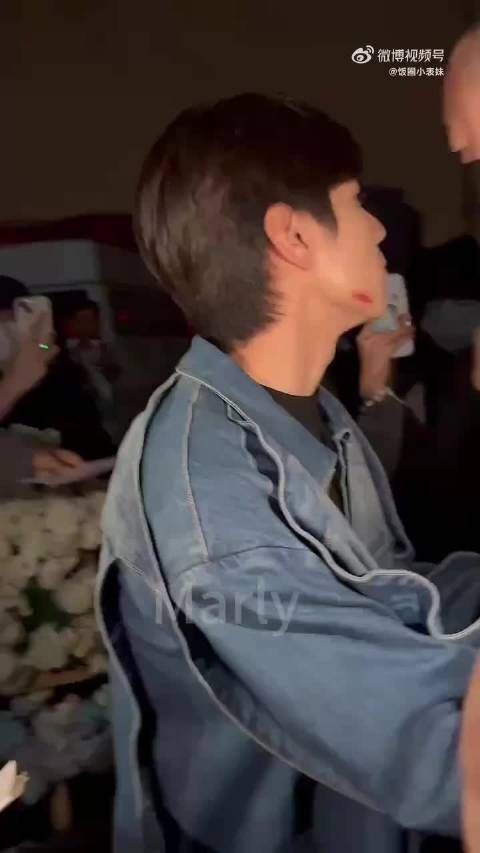 线下被anti也是够惨的,但还是受不了一个大男人哭腔 跟受委屈一样