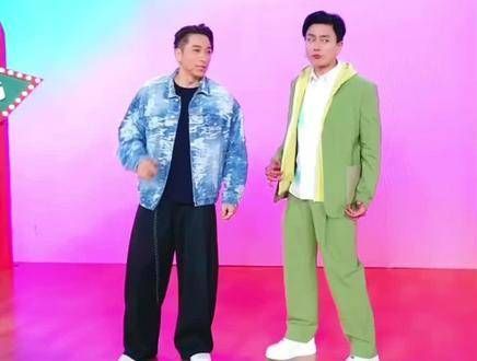 在艺员新训直播间刷到吴卓羲,他给黄宗泽打电话,邀请一起玩,对方欣然答应