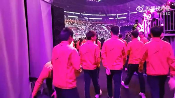 国乒合照近距离沉浸式体验,幸福感满满